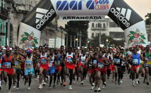 Marabana Havana Marathon runners